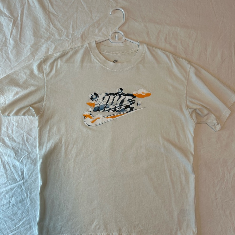 Nike Cream and Orange Graphic Men's T-Shirt